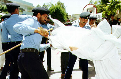Pakistani police baton-charges RAWA members
