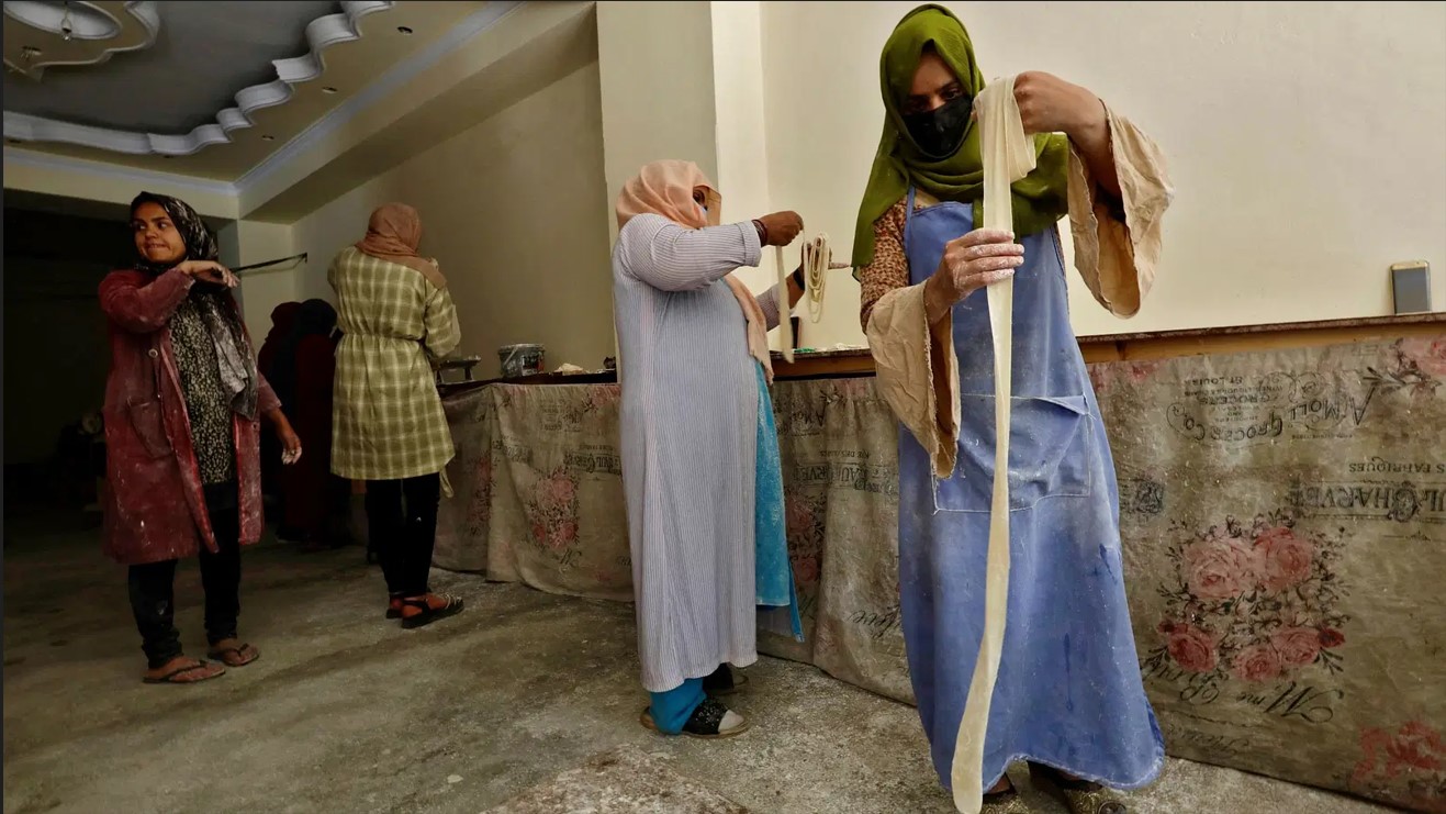 Afghan Women Cooking 