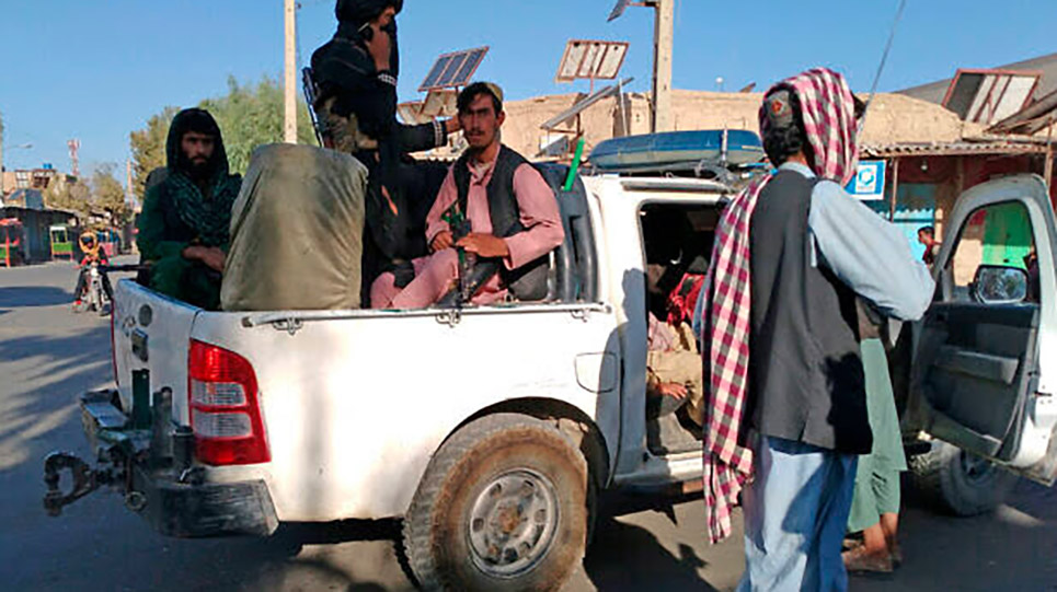 taliban_fighters_detain_farah_farmers